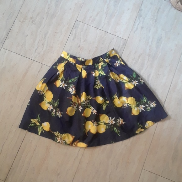 Dresses & Skirts - Lemon Circle Skirt